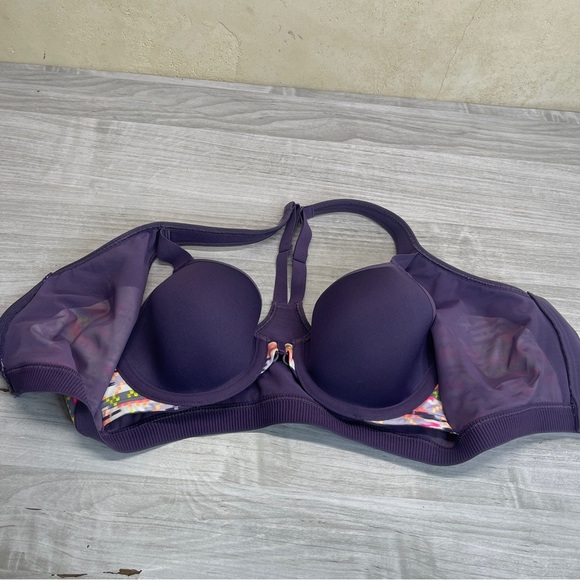 Victoria’s Secret VSX Sport Purple Front Zip Wired Sports Bra Size 34B - Picture 8 of 11